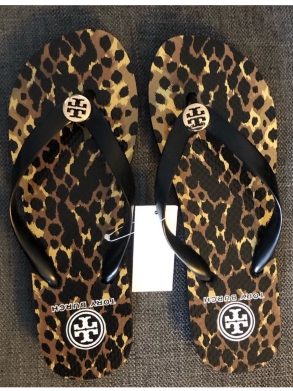 NWT Tory Burch Black Wildlife Print Flip Flops size 9 - Picture 3 of 6